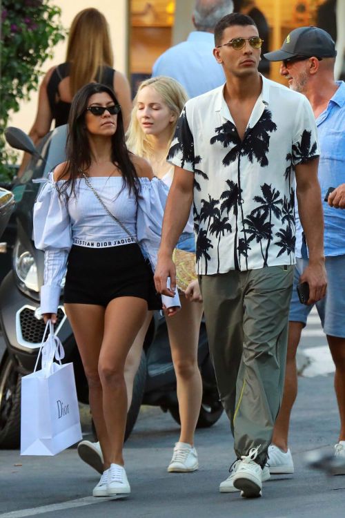 Kourtney Kardashian Stills in Swimsuit on the Beach in St Tropez 5