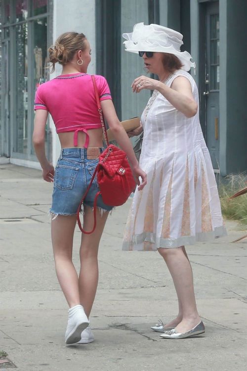 Lily-Rose Depp Stills at Out For Lunch With a Friend in Los Angeles 2