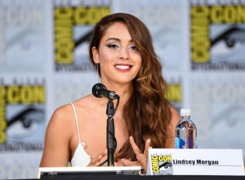 Lindsey Morgan Stills at The 100 Panel at Comic-con in San Diego 7