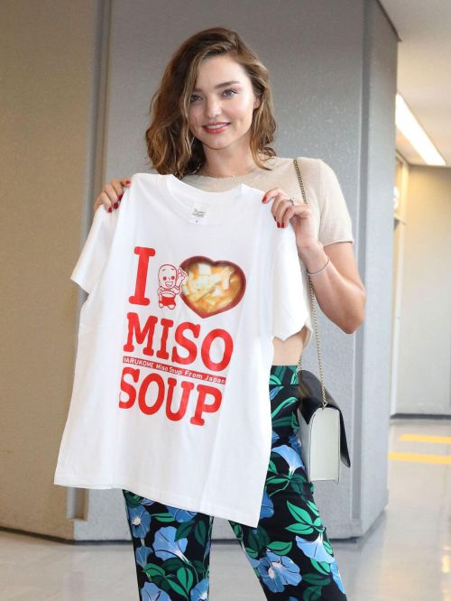 Miranda Kerr Stills at Narita International Airport in Tokyo 20