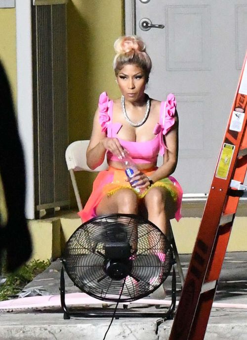 Nicki Minaj on the Set of Rake it Up Music Video in Miami Photos 1