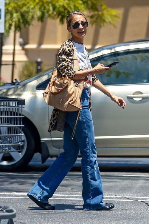 Nicole Richie Shopping Stills at Gelson