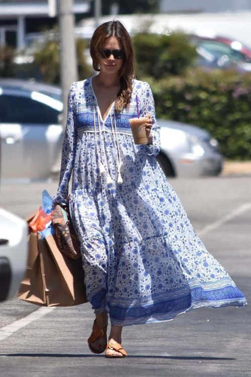 Rachel Bilson Stills Out and About in Toluca Lake 4