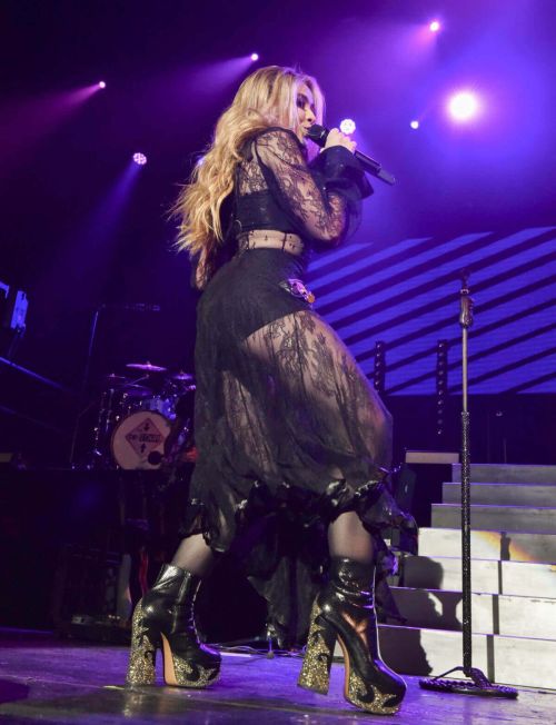 Sabrina Carpenter Performs at Wiltern in Los Angeles Photos 2