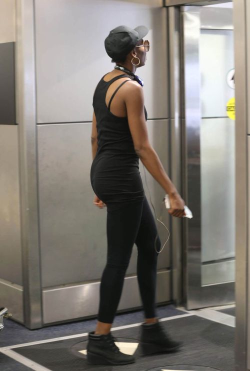 Venus Williams Stills at Florida International Airport 5