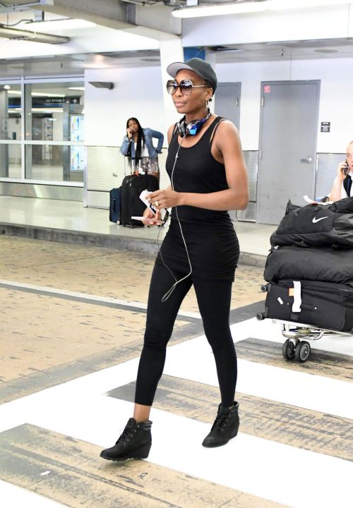 Venus Williams Stills at Florida International Airport 8