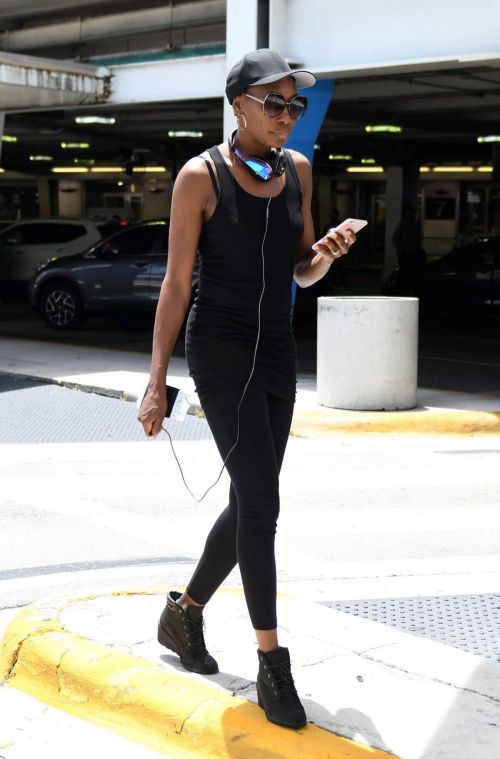 Venus Williams Stills at Florida International Airport 10