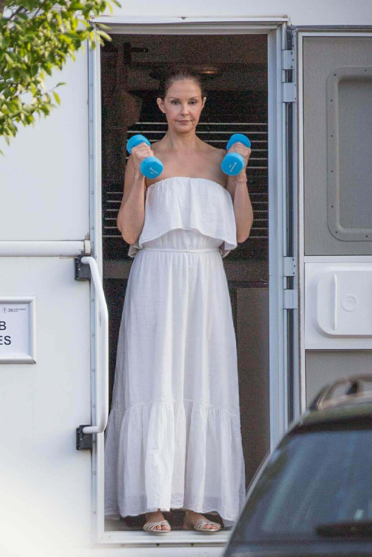 Ashley Judd Stills at a Shooting Break at Berlin Sation Set