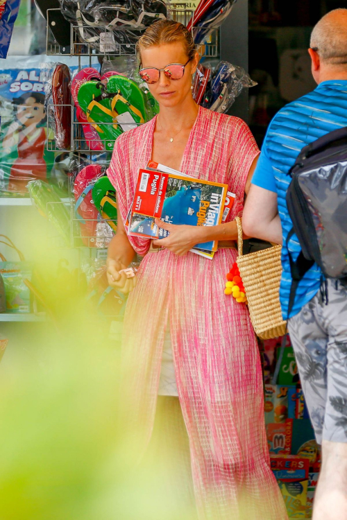 Eva Herzigova and Gregorio Marsiaj Stills Out in Varigitti Photos 2