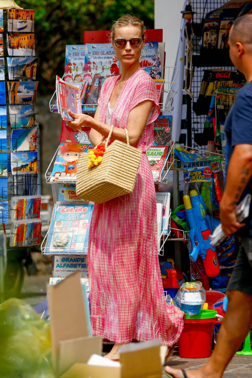 Eva Herzigova and Gregorio Marsiaj Stills Out in Varigitti Photos 4