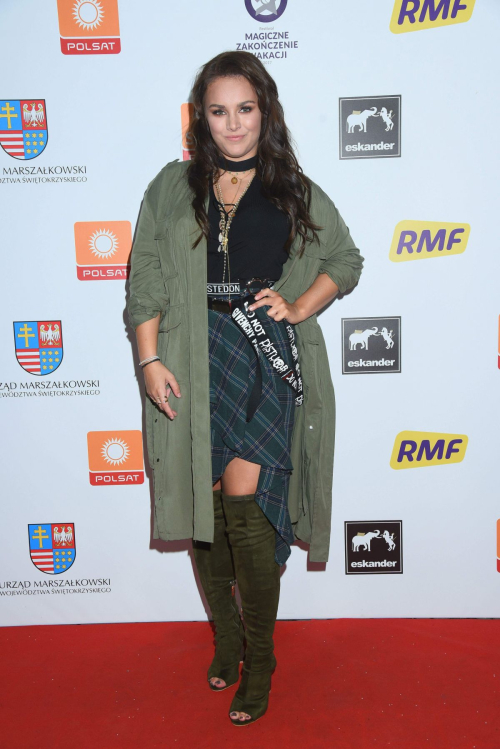 Ewa Farna Stills at Festival of the Magic End of Holiday 2