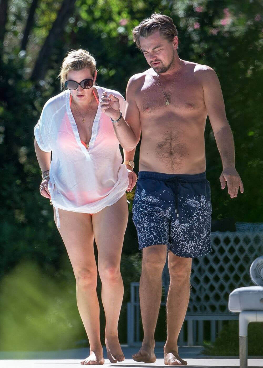 Kate Winslet and Leonardo DiCaprio Poolside in Saint Tropez