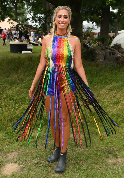 Stacey Solomon Stills at V Festival in Chelmsford Photos