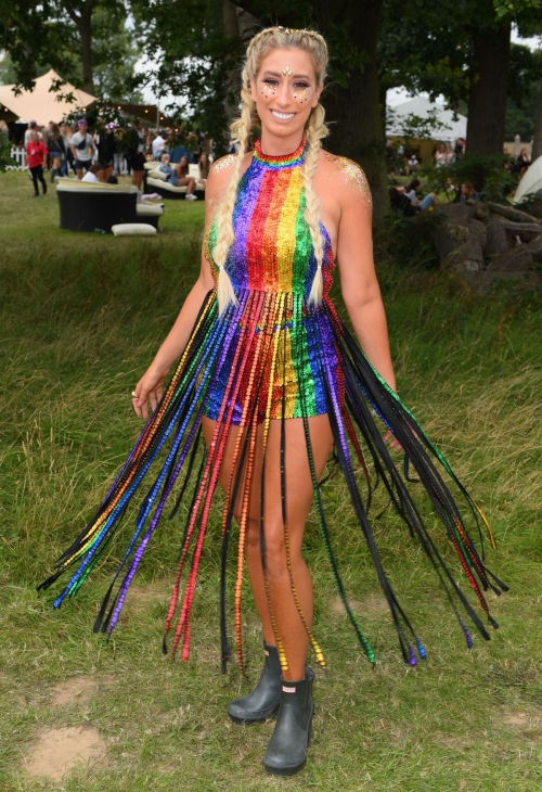 Stacey Solomon Stills at V Festival in Chelmsford Photos 2