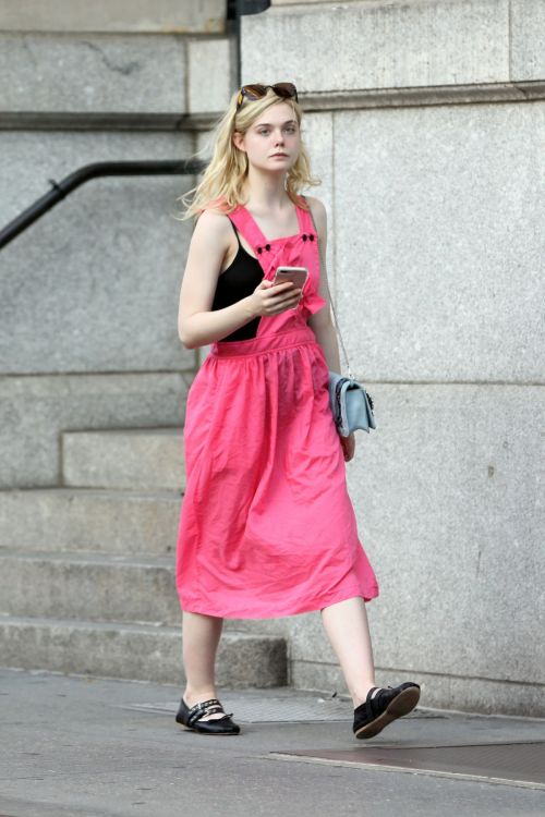 Elle Fanning Stills Heading to Her Home in New York 8