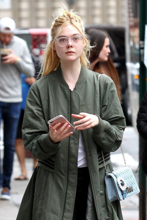 Elle Fanning Stills Heading to Her Home in New York 3