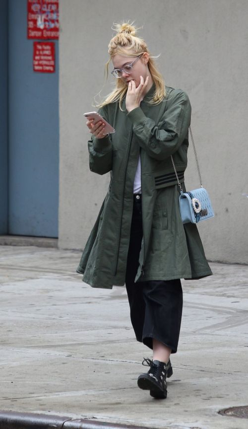 Elle Fanning Stills Heading to Her Home in New York 6