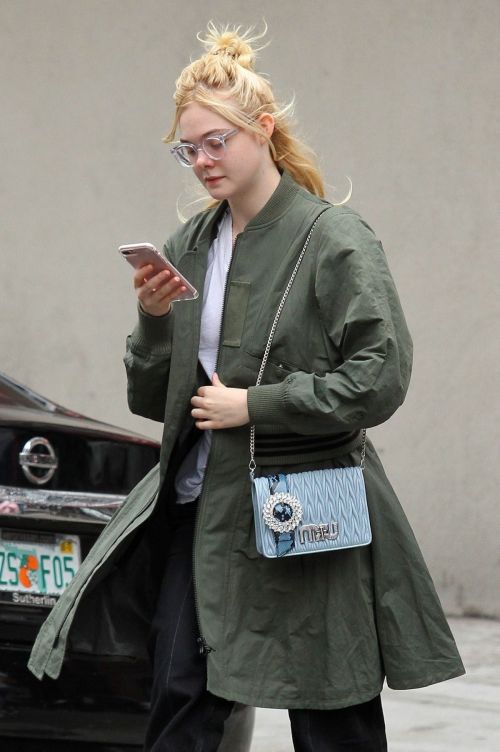 Elle Fanning Stills Heading to Her Home in New York 8