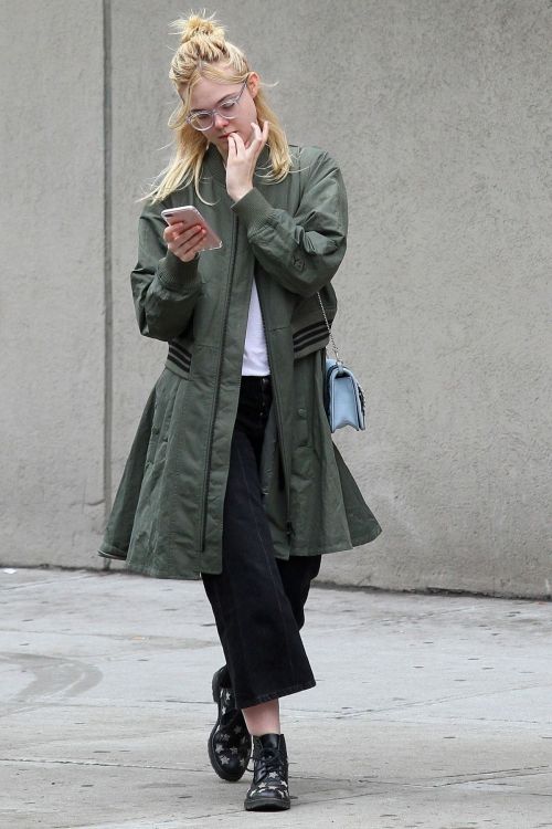 Elle Fanning Stills Heading to Her Home in New York 9