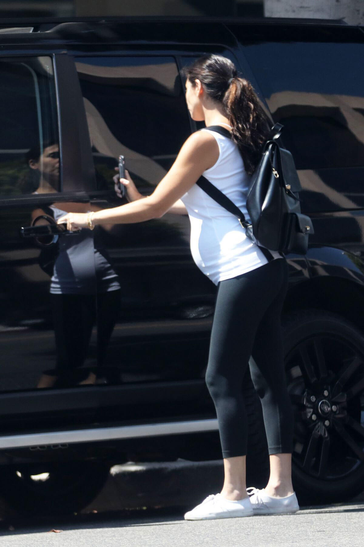 Pregnant Jamie-Lynn Sigler Stills at a Pilates Class in Los Angeles