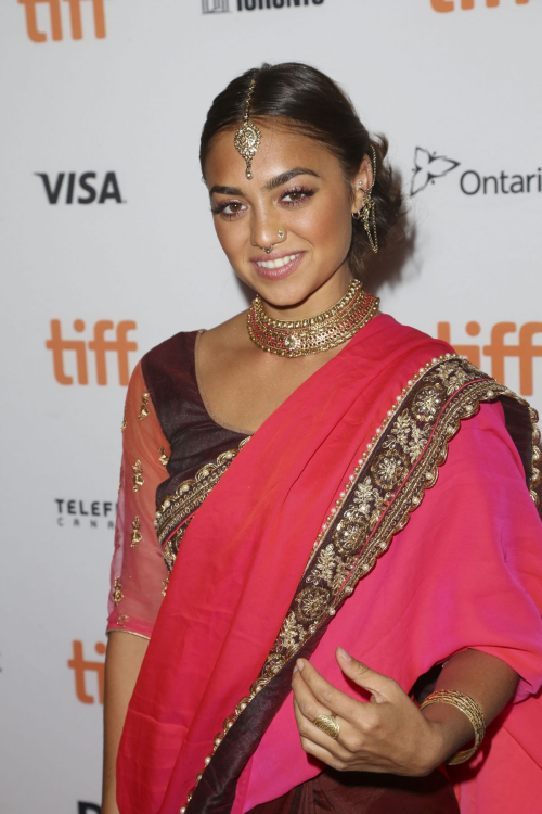 Shazi Raja wears Sarees at 