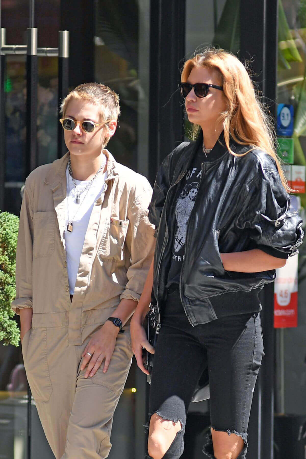 Stella Maxwell and Kristen Stewart Stills Out for Lunch in Little Italy in New York