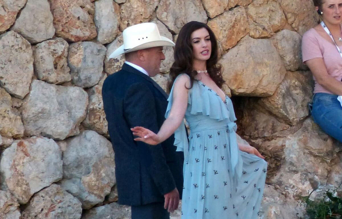 Anne Hathaway Stills on the Set of "Nasty Women" in Mallorca