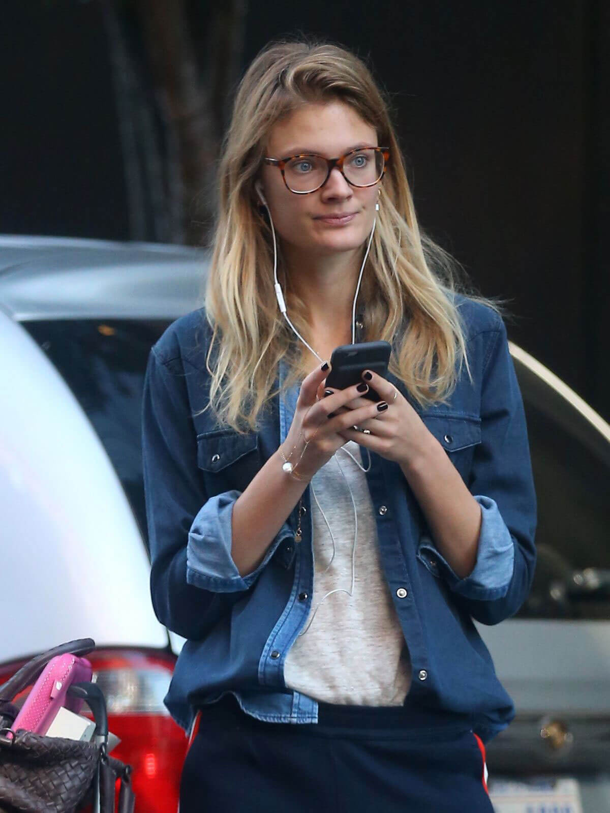 Constance Jablonski Stills Leaves Her House in New York Images