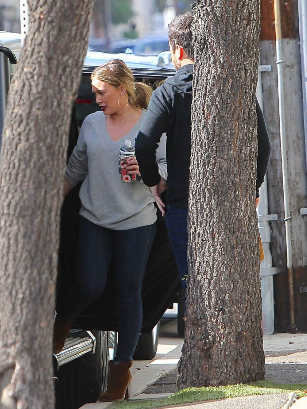 Hilary Duff and Mike Comrie Stills Out in Los Angeles