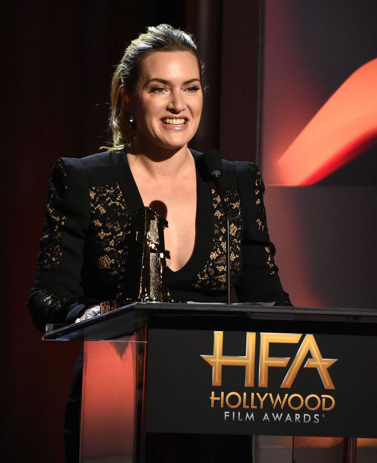 Kate Winslet Stills at 2017 Hollywood Film Awards in Beverly Hills