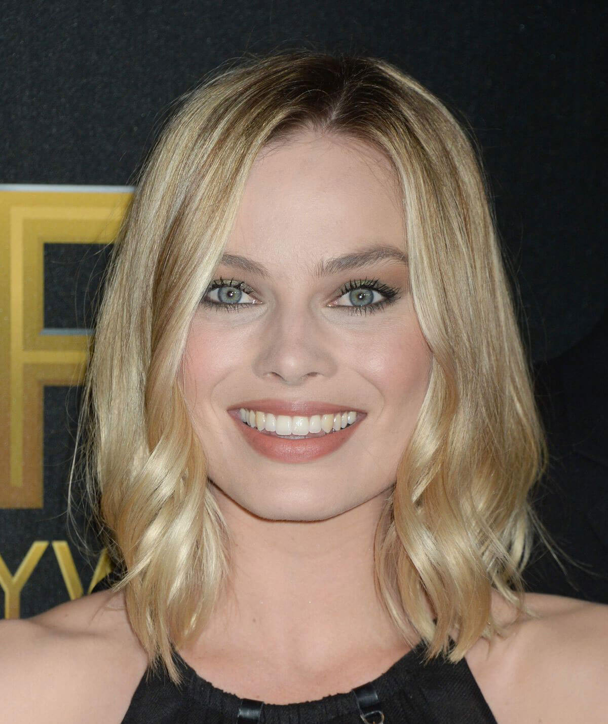 Margot Robbie Stills at 2017 Hollywood Film Awards in Beverly Hills