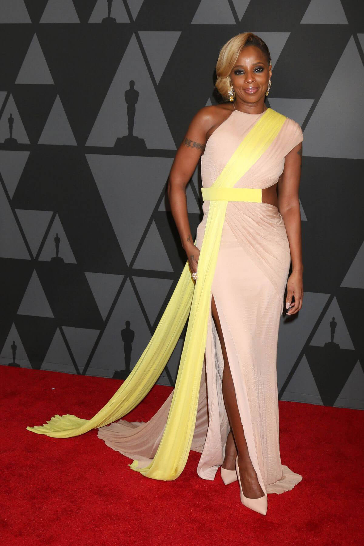 Mary J. Blige Stills at AMPAS 9th Annual Governors Awards in Hollywood