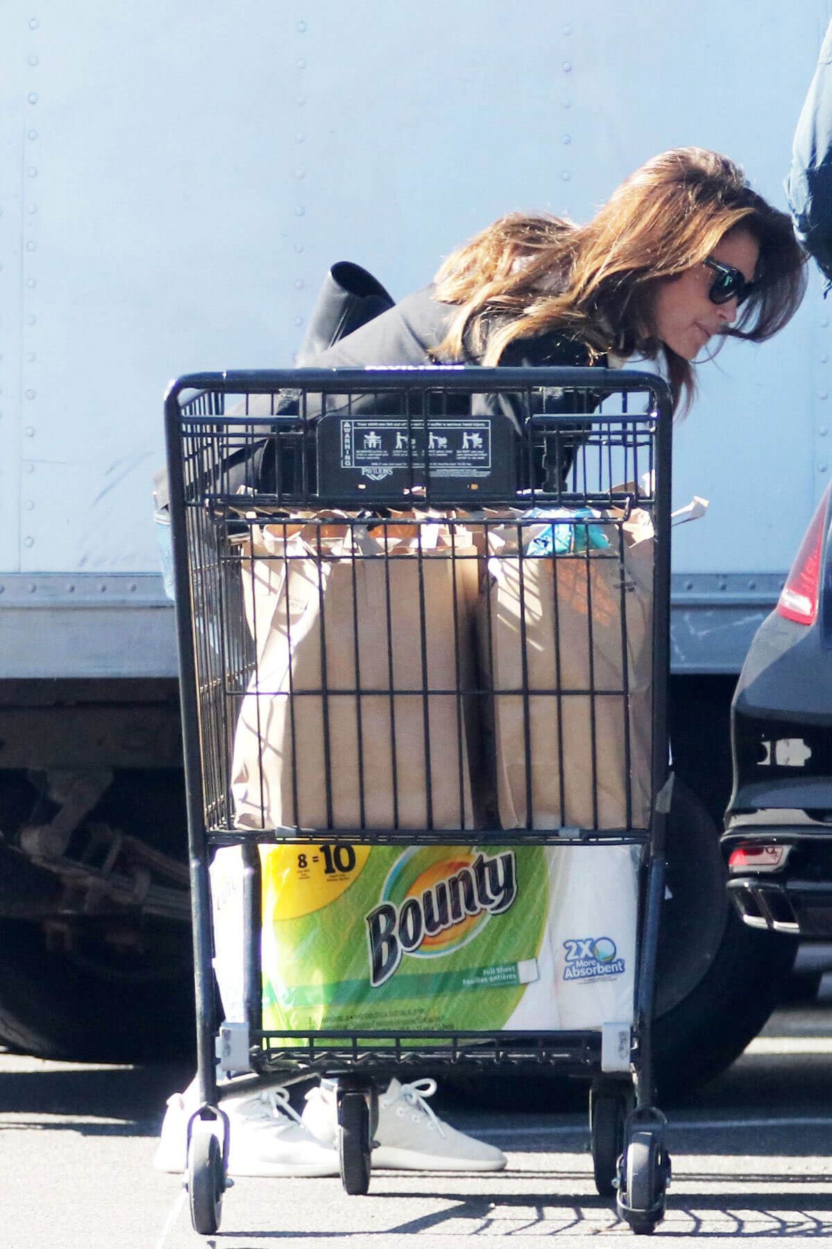 Cindy Crawford Stills Out Shopping in Los Angeles 2017/12/21