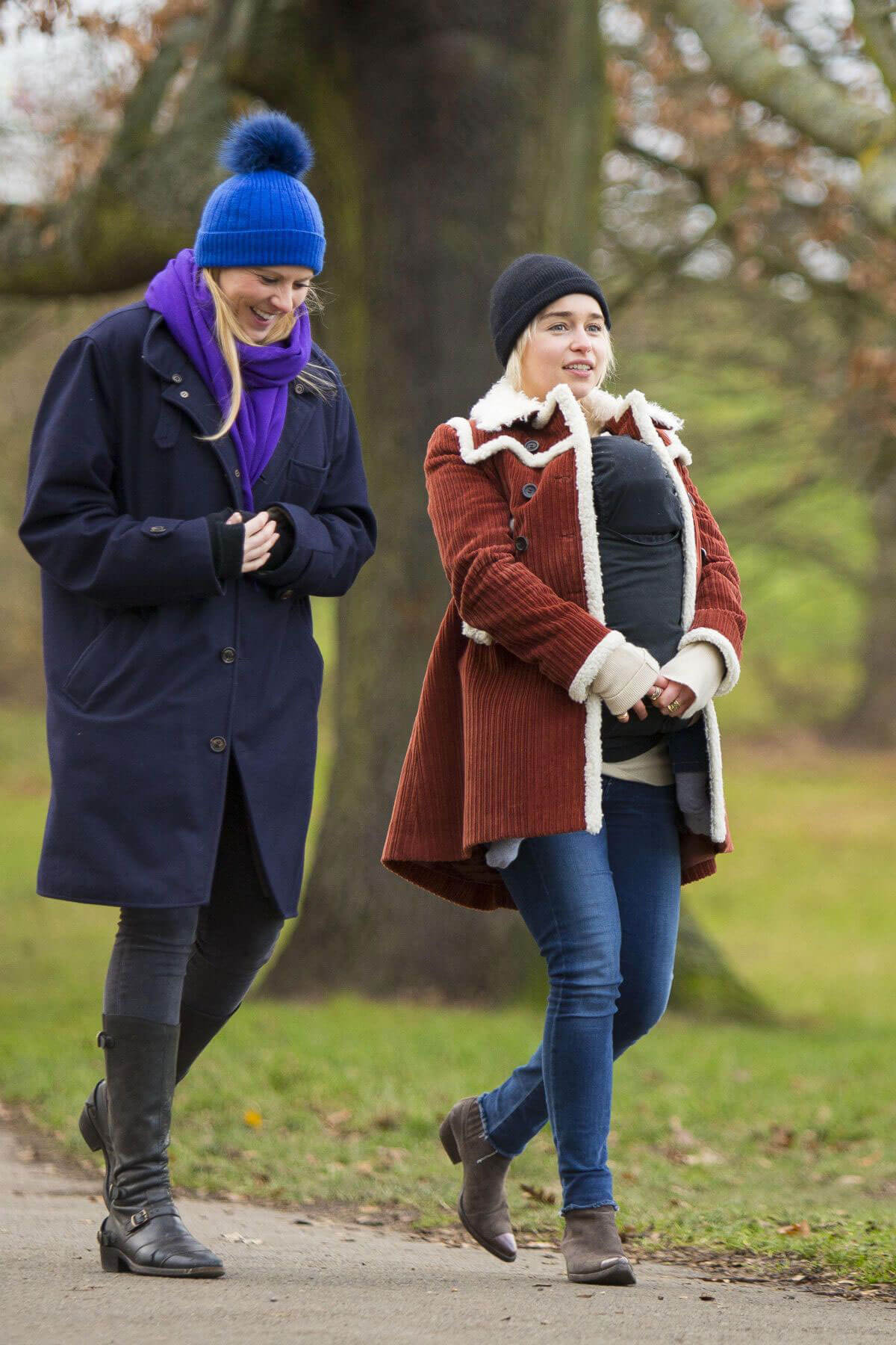 Emilia Clarke Stills Out at Hampstead Heath in London 2017/12/17