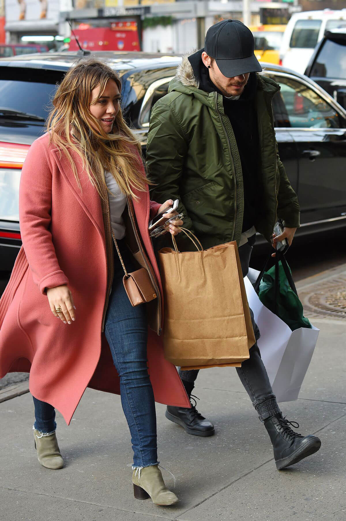 Hilary Duff and Matthew Koma Stills Out Shopping in New York 2017/12/19