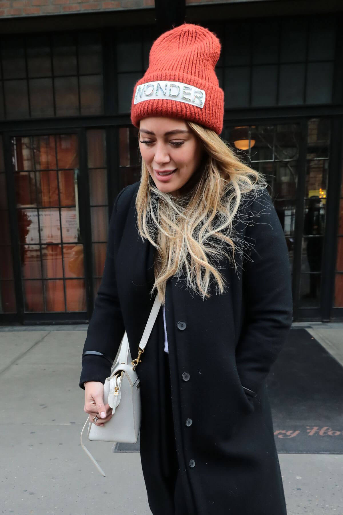 Hilary Duff Stills Leaves Her Hotel in New York 2017/12/20