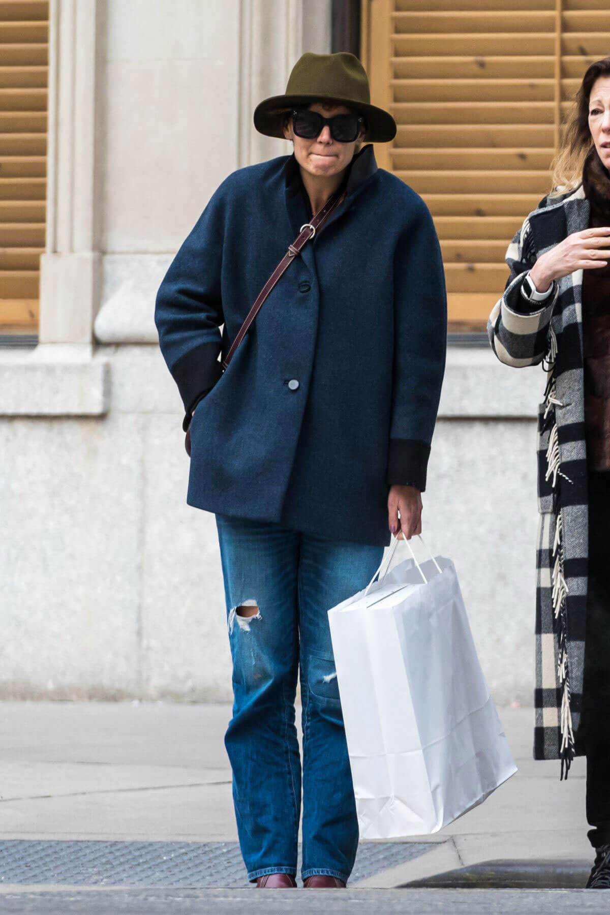 Katie Holmes Stills Catching a Taxi on Madison Avenue in New York 2017/12/17