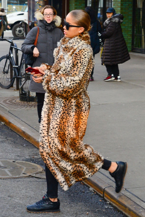 Rita Ora Stills Leaves Bowery Hotel in New York 2017/12/19 4