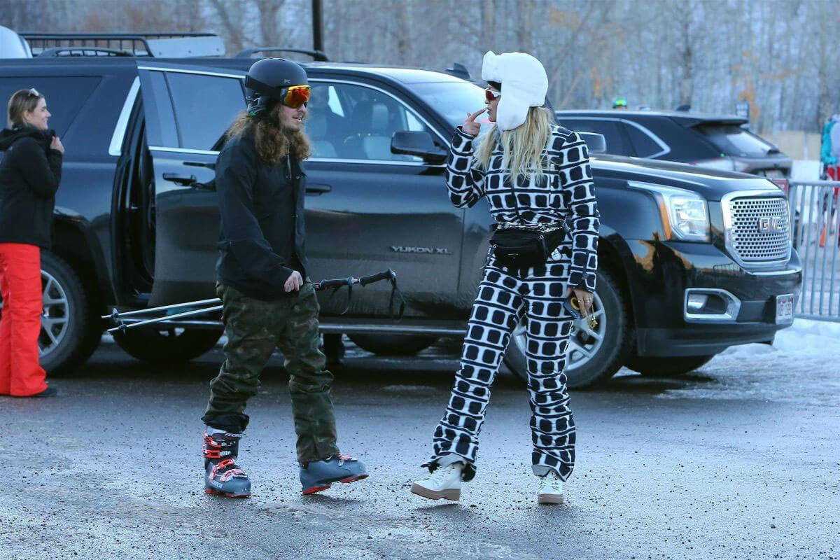 Rita Ora Stills Out and About in Aspen 2017/12/28