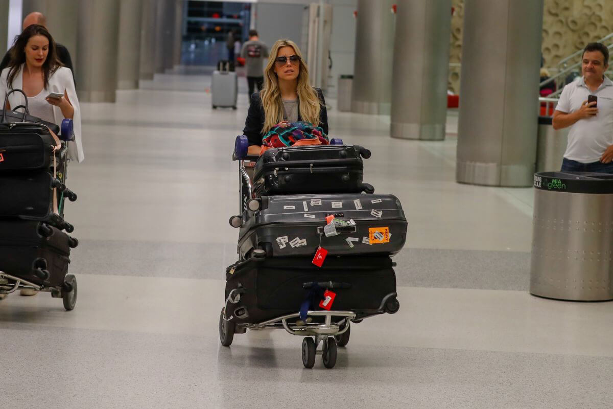 Sylvie Meis Stills at Miami International Airport 2017/12/27