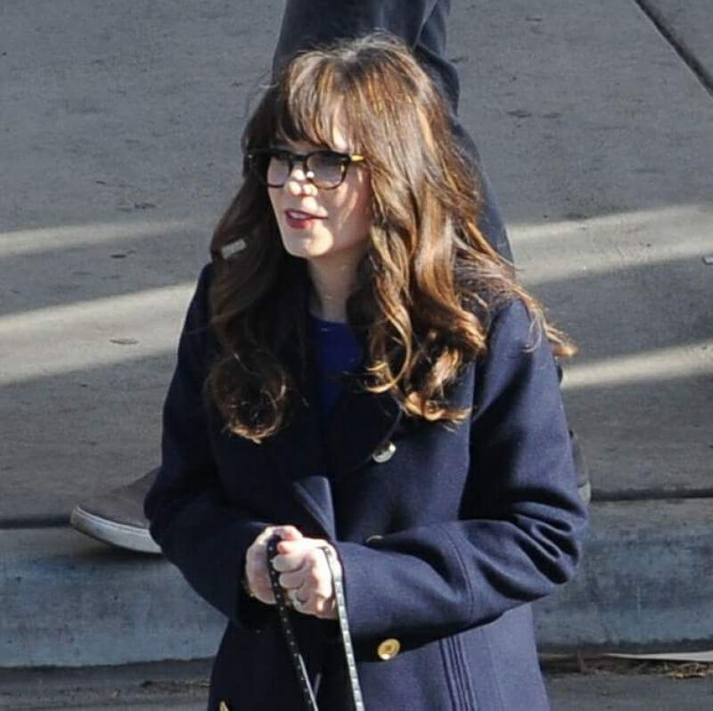 Zooey Deschanel Stills on the Set of New Girl in Los Angeles 2017/12/21