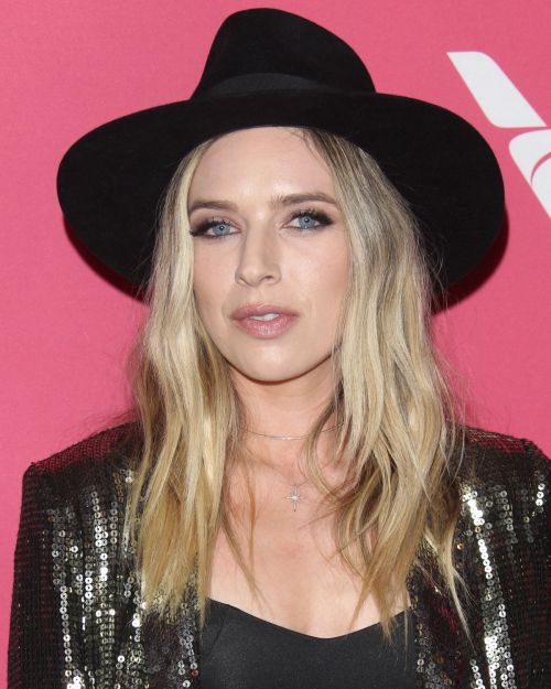 ZZ Ward Stills at Refinery29 29Rooms Los Angeles: Turn It Into Art Opening Party 2017/12/06 6