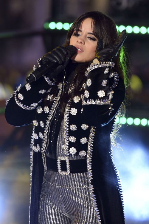 Camila Cabello Stills Performs at Dick Clark's New Rear's Rockin' Eve with Ryan Seacrest 2018 2017/12/31