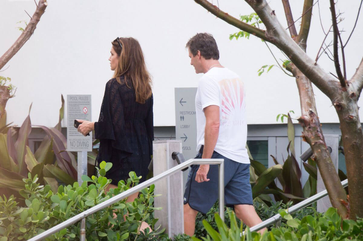 Cindy Crawford and Rande Gerber Stills Out in Miami 2017/12/07