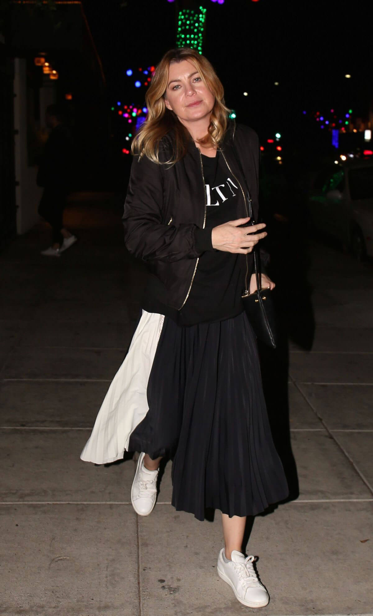 Ellen Pompeo Stills Out for Dinner in Beverly Hills 2017/12/09