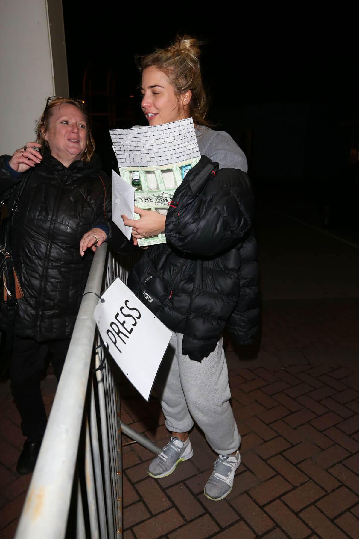 Gemma Atkinson Stills Arrives at Her Hotel in Blackpool 2017/11/16