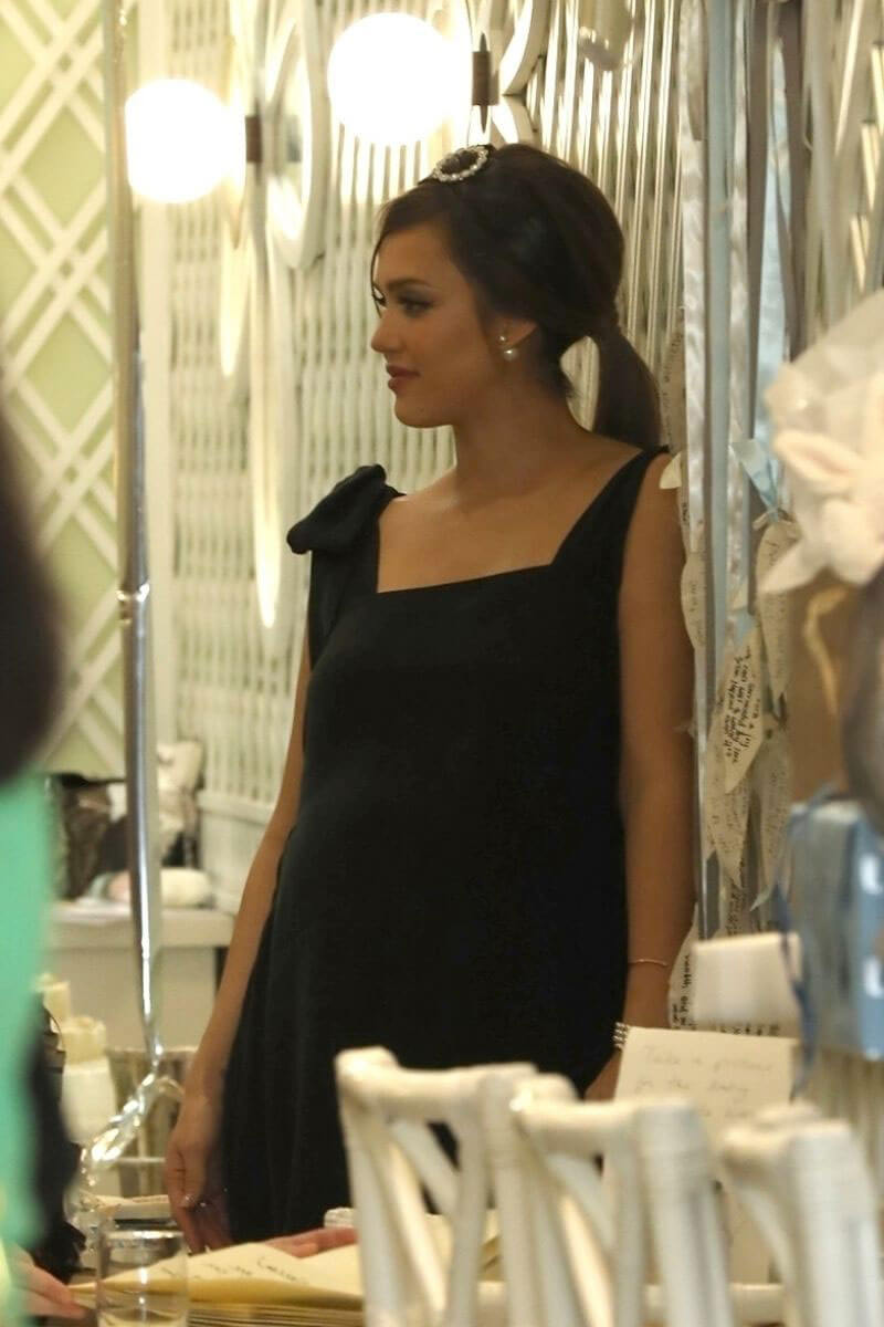 Jessica Alba Stills at Celebrates Her Baby Shower in Beverly Hills 2017/12/09