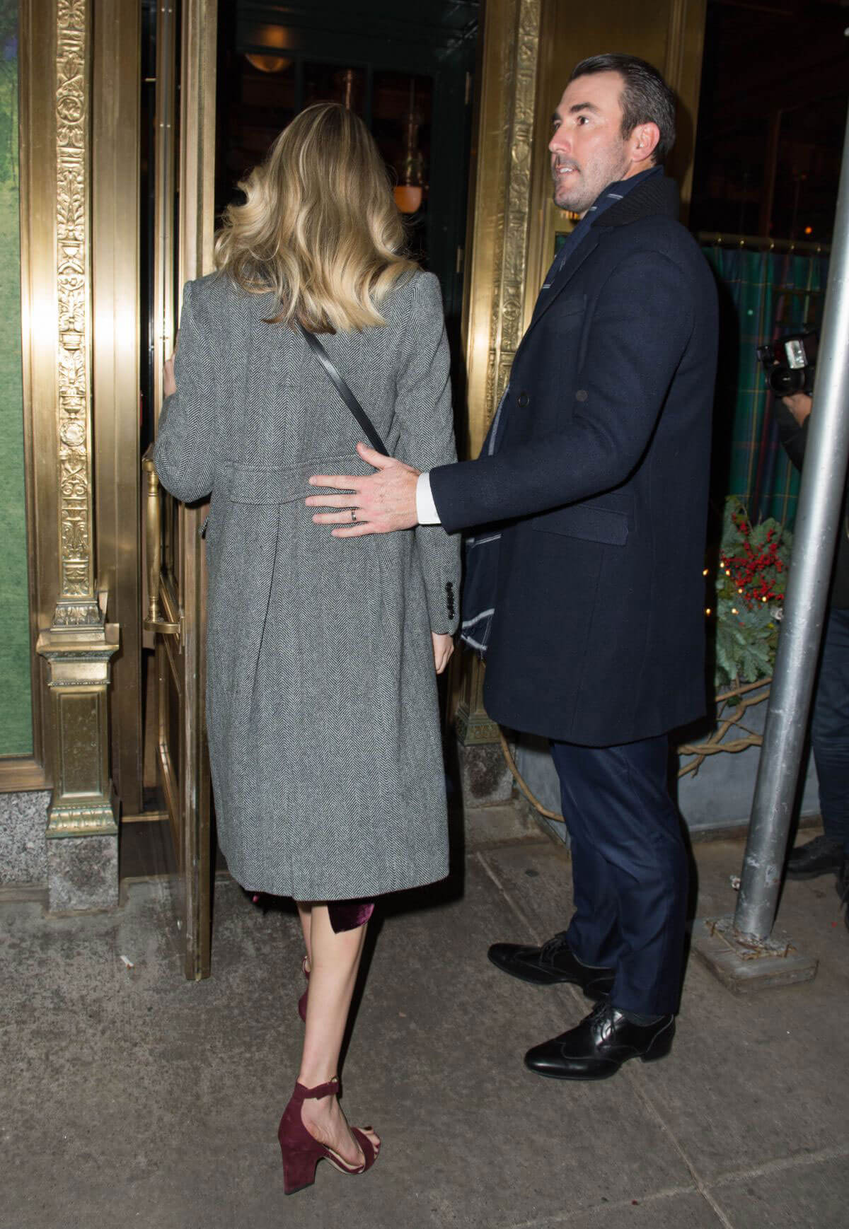 Kate Upton and Justin Verlander Stills Out for Dinner at Polo Bar in New York 2017/11/17