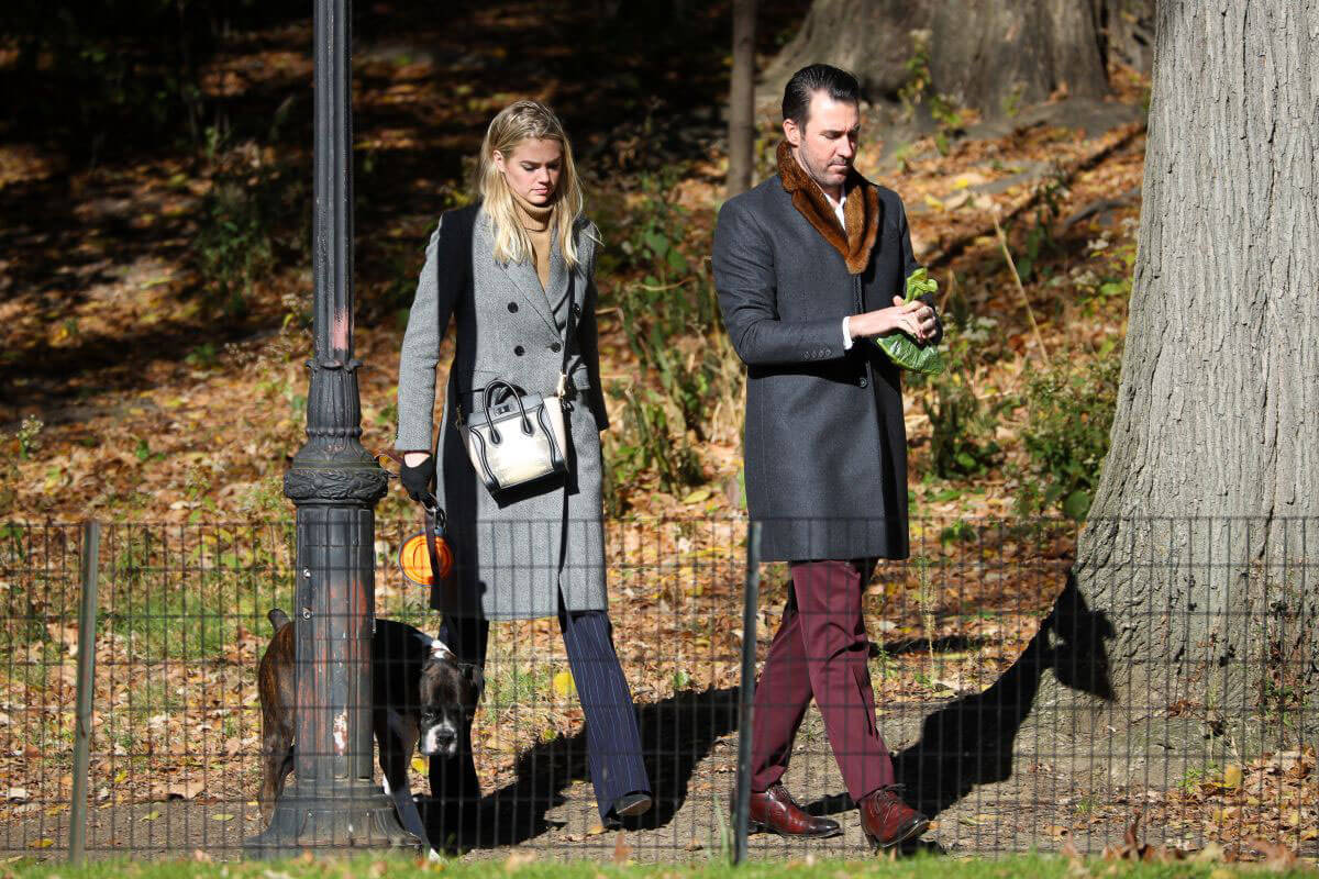 Kate Upton Stills Out at Central Park in New York 2017/11/17