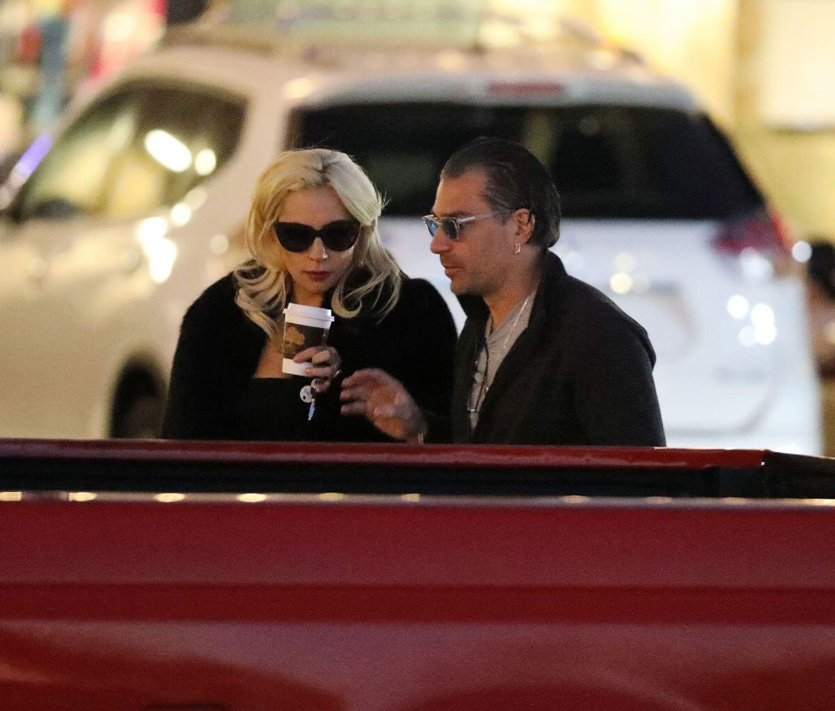 Lady Gaga and Christian Carino Stills Shopping in Malibu 2017/12/21